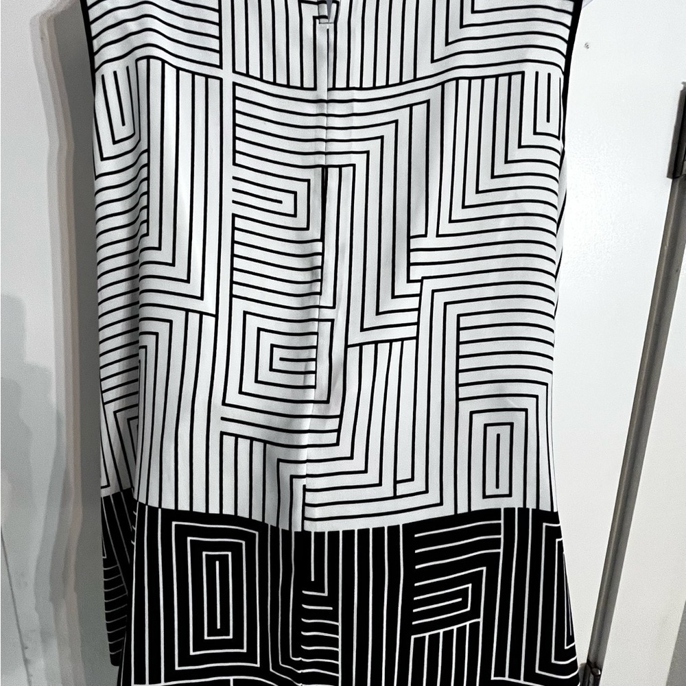 Tommy Hilfiger Black White Sleeveless Top tag missing L/XL 22 in pit to pit - Picture 2 of 6